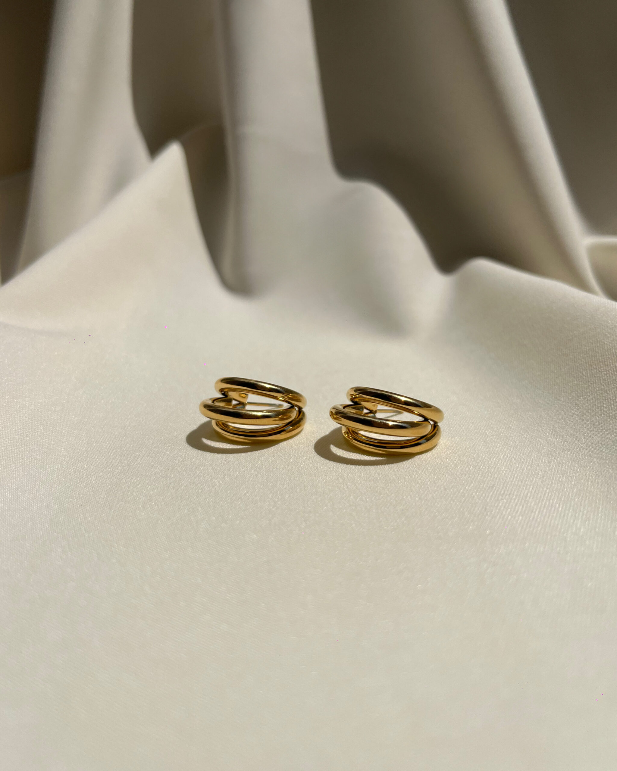 113004 Goldie Trinity - Image 1