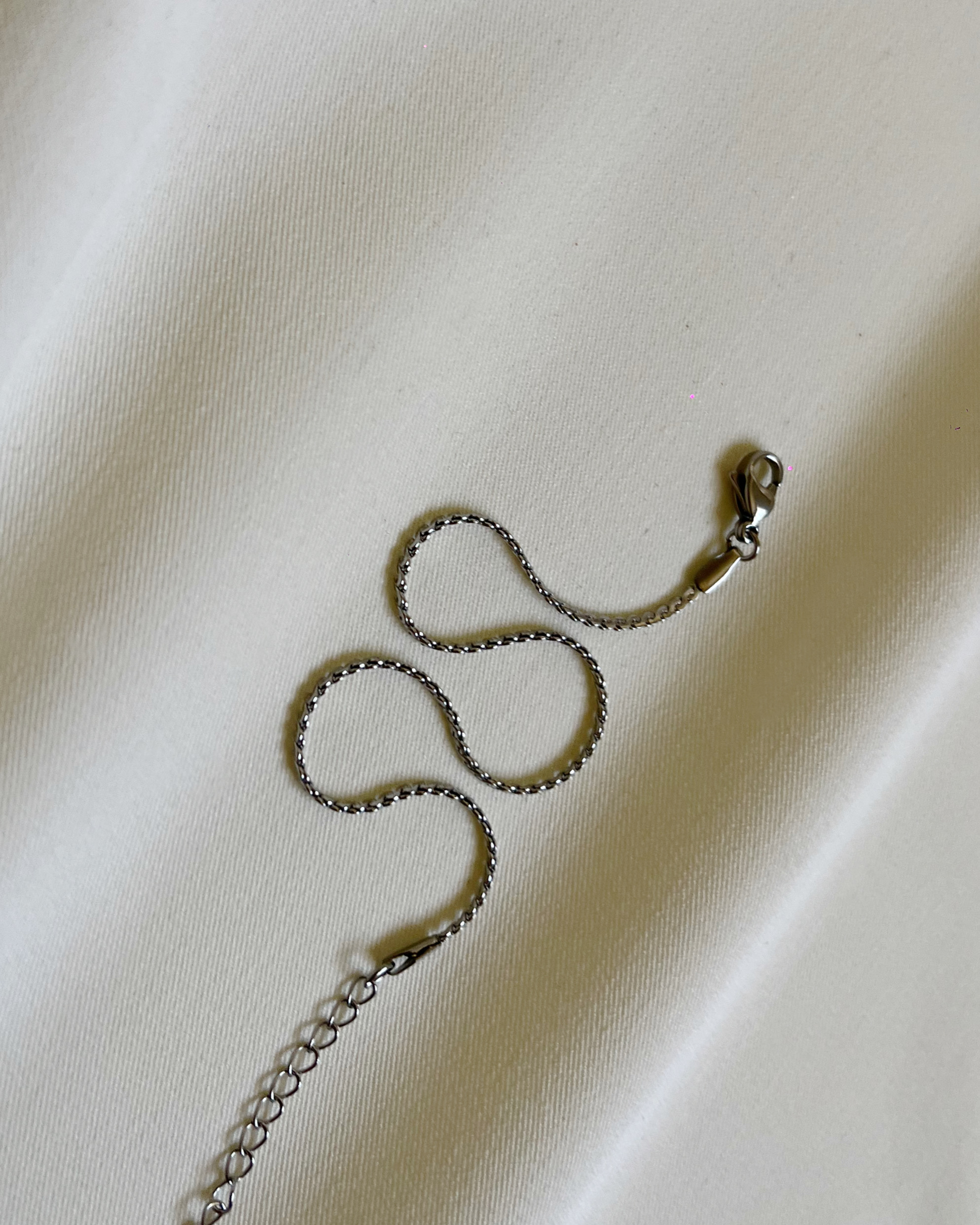 136775 Lina - Image 1