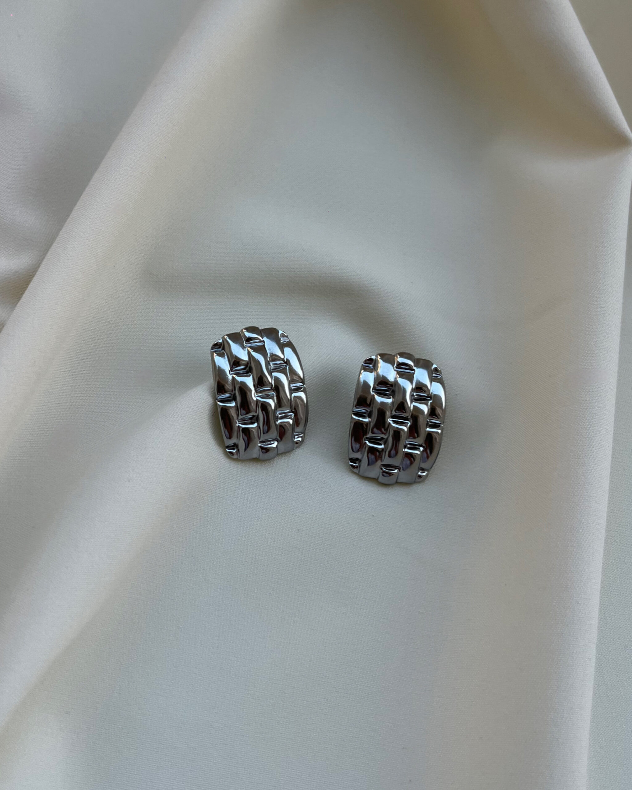 160727 Steel Glow - Image 1