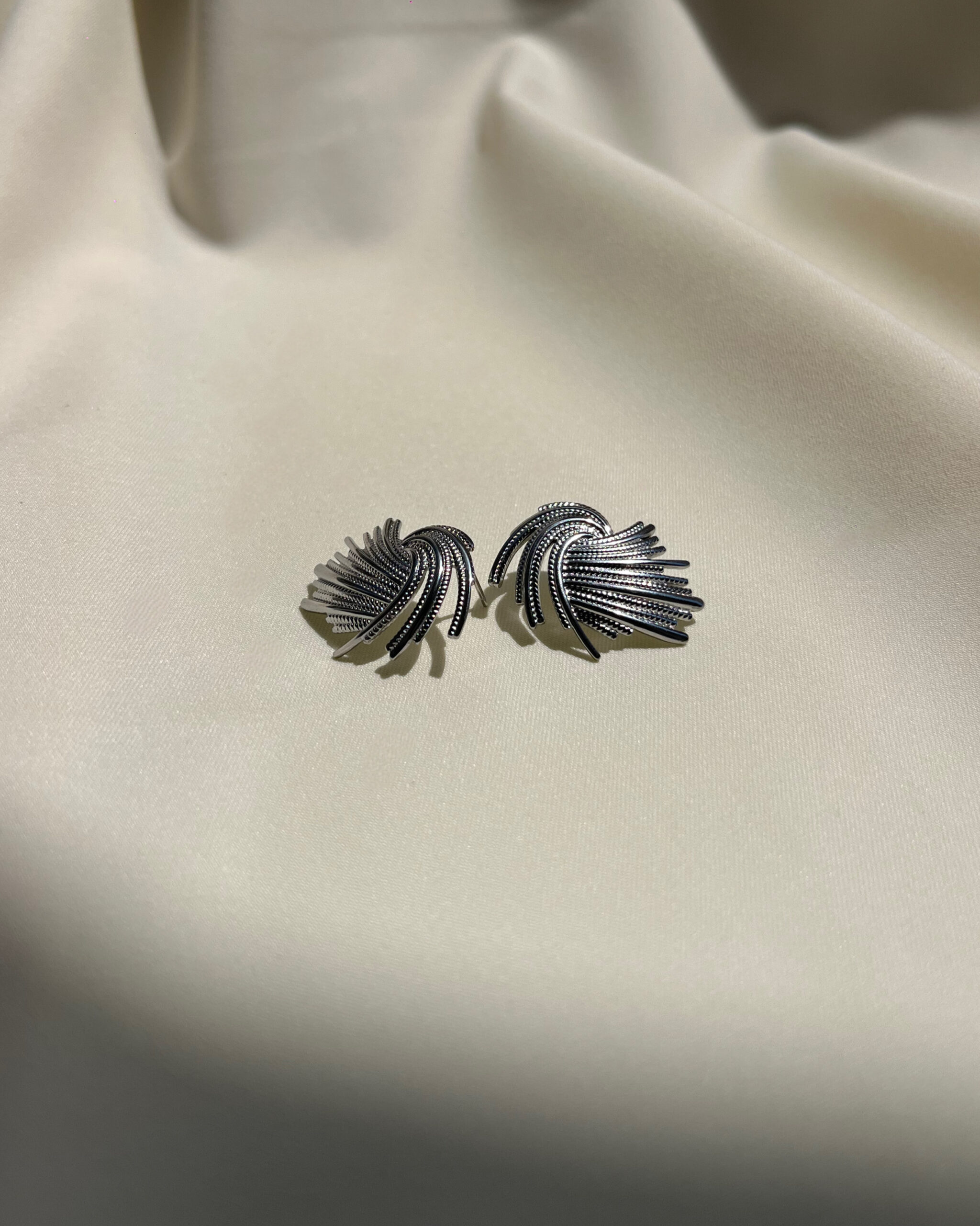 161218 Mirage Silver - Image 1