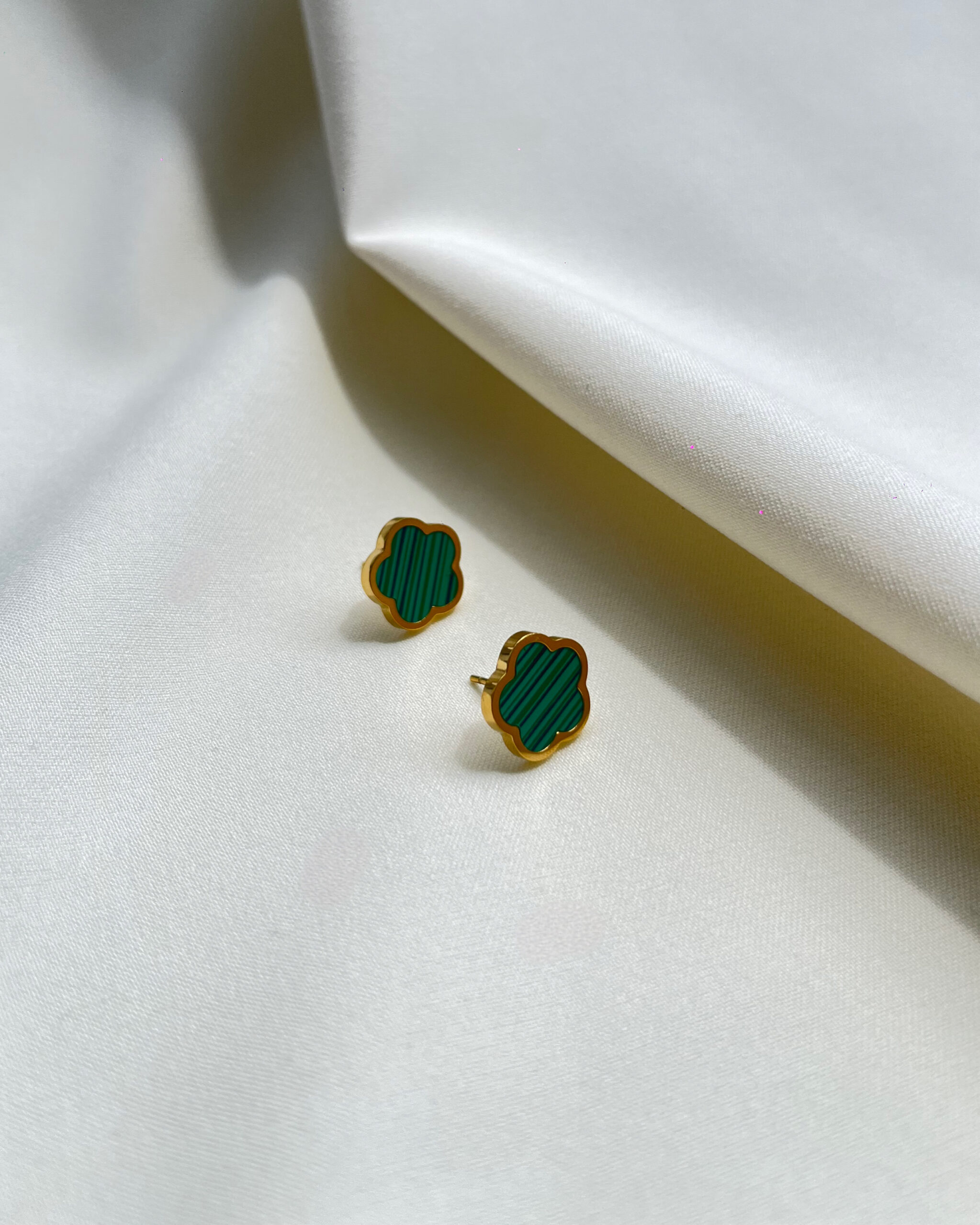 76289-ea Emerald Whisper Earring - Image 1